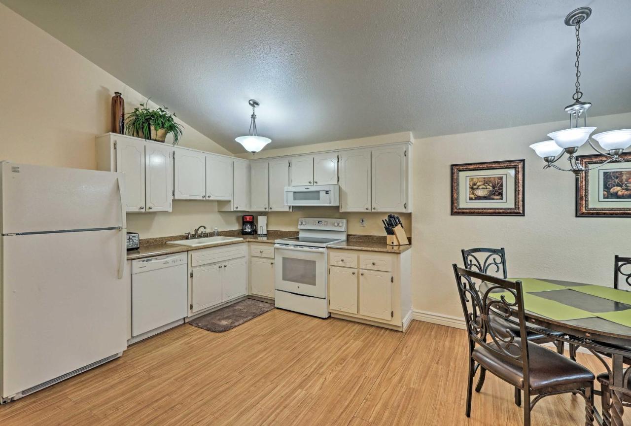 Flagstaff Townhome With Deck Easy Access Downtown! Eksteriør bilde